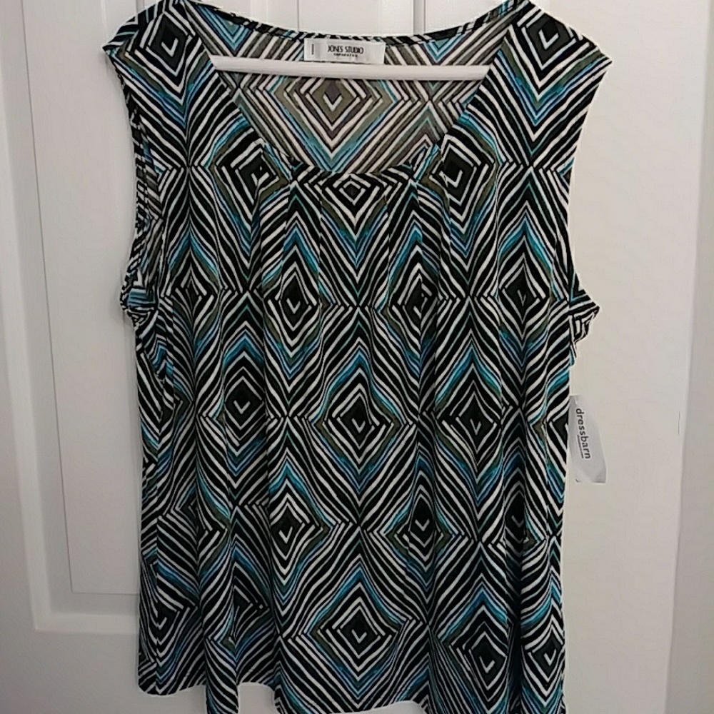 **Price drop** Lovely multicolored shell